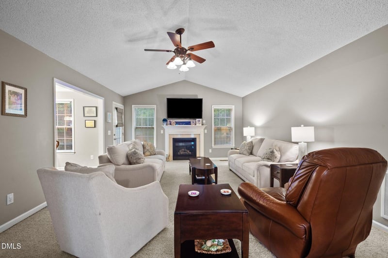 262 Clayton Pointe Dr, Clayton, NC 27520