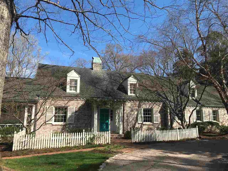 2620 Dover Rd, Raleigh, NC 27608