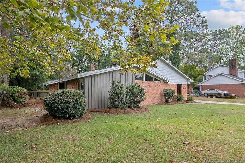 2621 Elmhurst Dr, Fayetteville, NC 28304