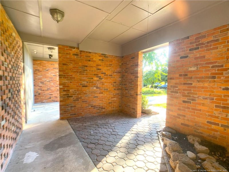 2621 Elmhurst Dr, Fayetteville, NC 28304