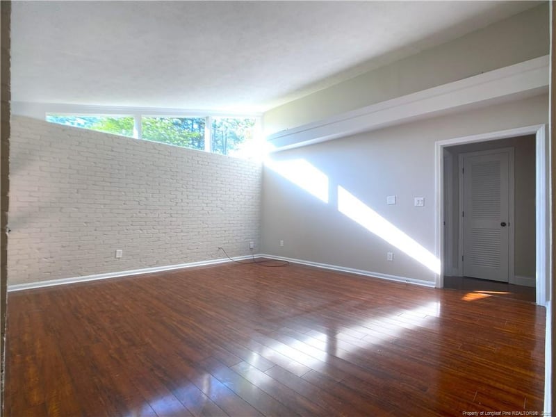 2621 Elmhurst Dr, Fayetteville, NC 28304