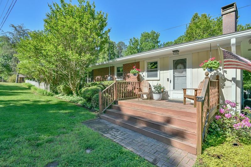 2621 Glover Rd, Durham, NC 27703