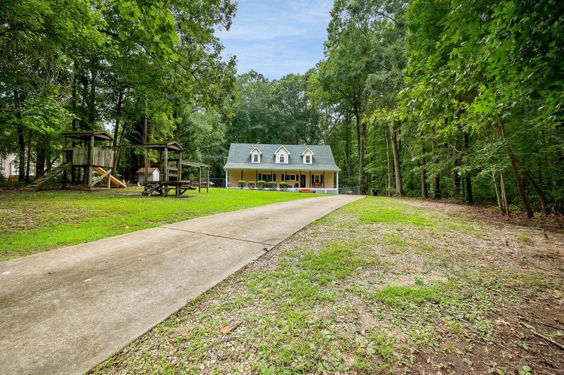 2621 Holiday Ave, Zebulon, NC 27597