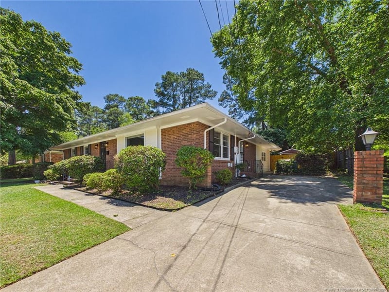 2621 Huntington Rd, Fayetteville, NC 28303
