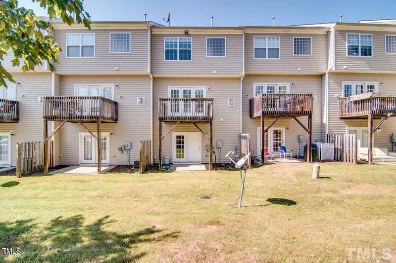 2621 Wyntercrest Ln, Durham, NC 27713