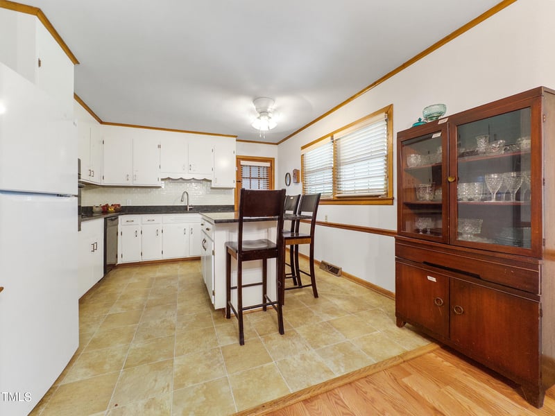 2622 Catherine Dr, Burlington, NC 27215