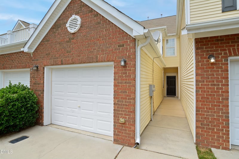 2623 Forest Shadows Ln, Raleigh, NC 27614