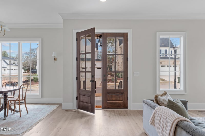 2623 Marchmont St, Raleigh, NC 27608