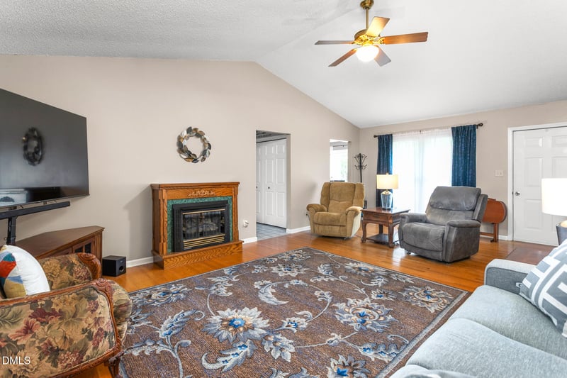 2627 White Pine Ln, Mebane, NC 27302