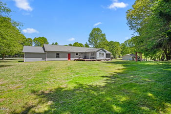 2627 White Pine Ln, Mebane, NC 27302