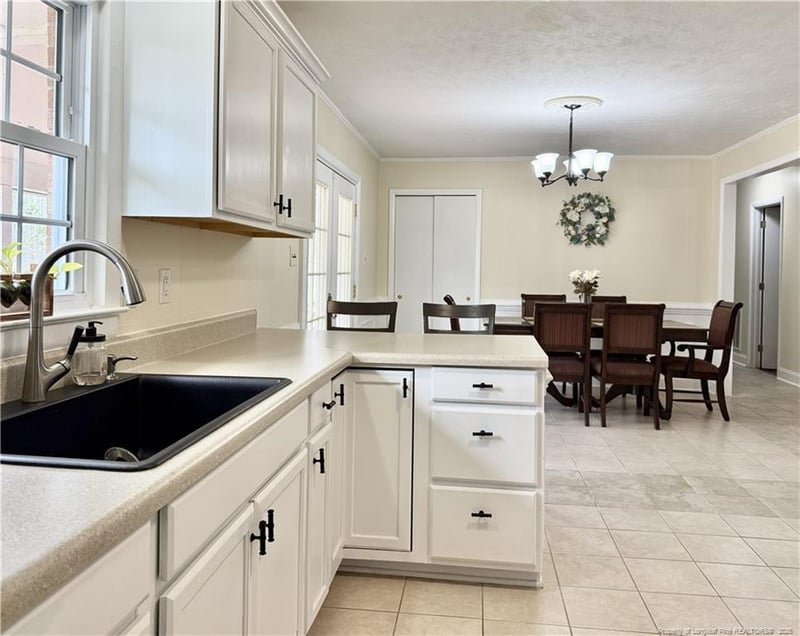 263 Brewster Dr, Fayetteville, NC 28303