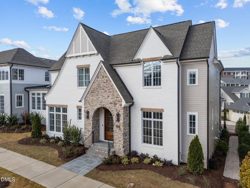 2631 Marchmont St, Raleigh, NC 27608