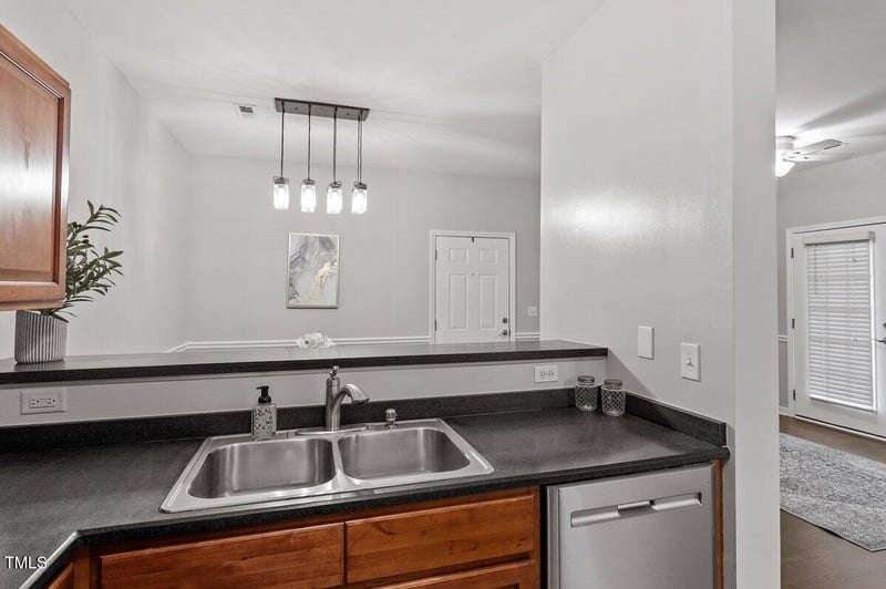 2631 Oldgate Dr #101, Raleigh, NC 27604
