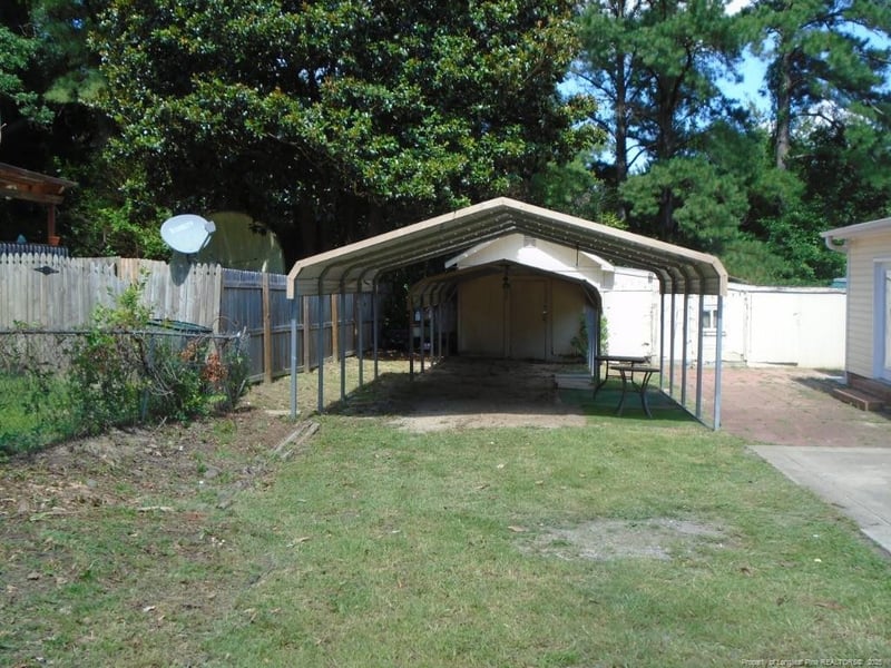 2631 Stonehaven Dr, Fayetteville, NC 28306