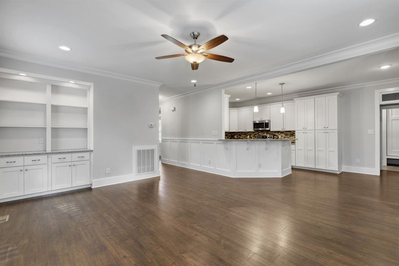 2631 Valley Dr, Clayton, NC 27520