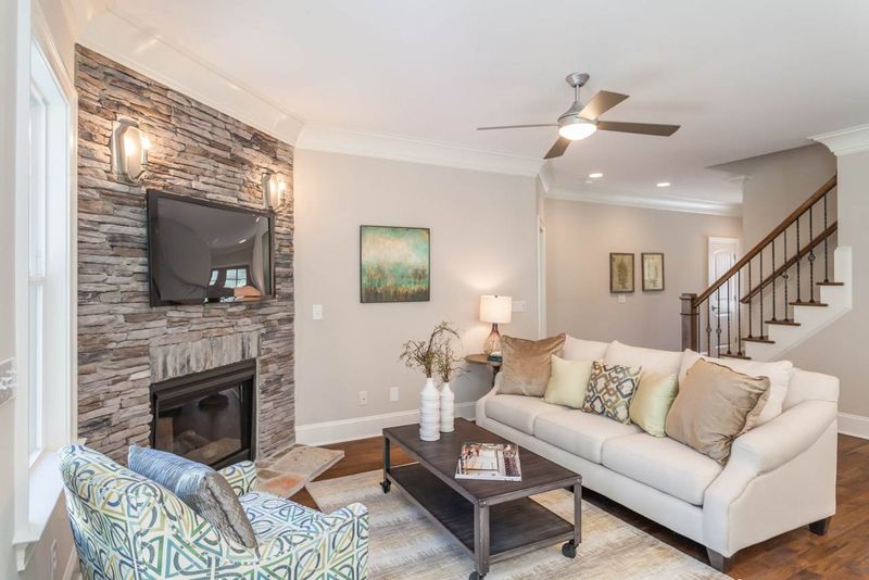 2632 Bedford Ave, Raleigh, NC 27607