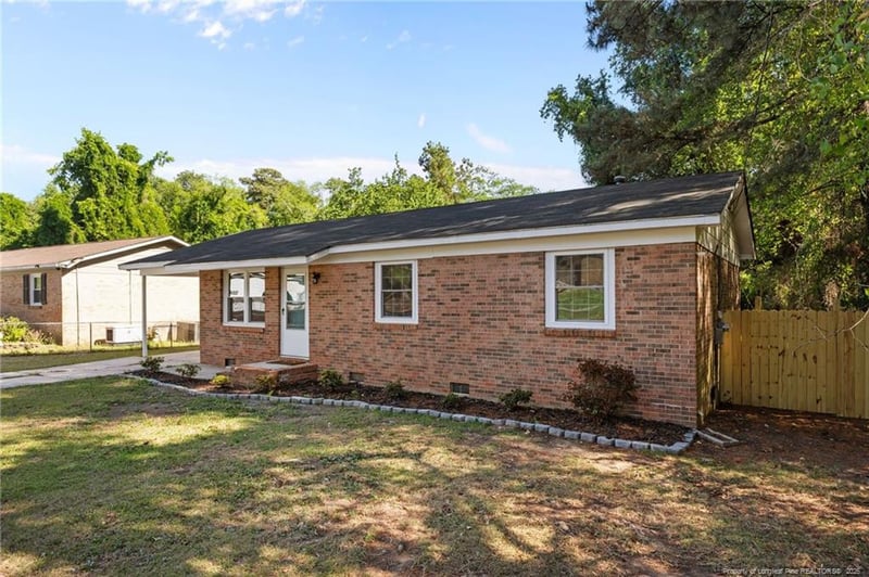 2633 Dumbarton Rd, Fayetteville, NC 28306