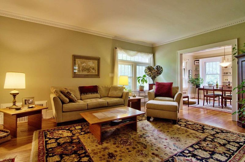 2634 University Dr, Durham, NC 27707