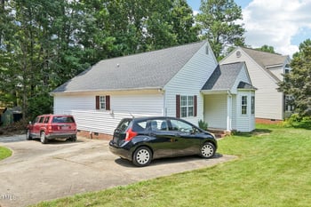 2636 Scattered Oak Ct, Raleigh, NC 27603