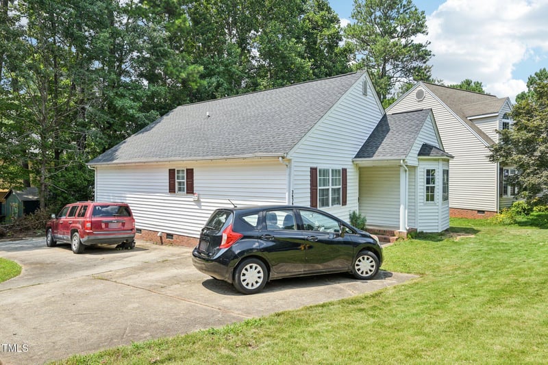 2636 Scattered Oak Ct, Raleigh, NC 27603