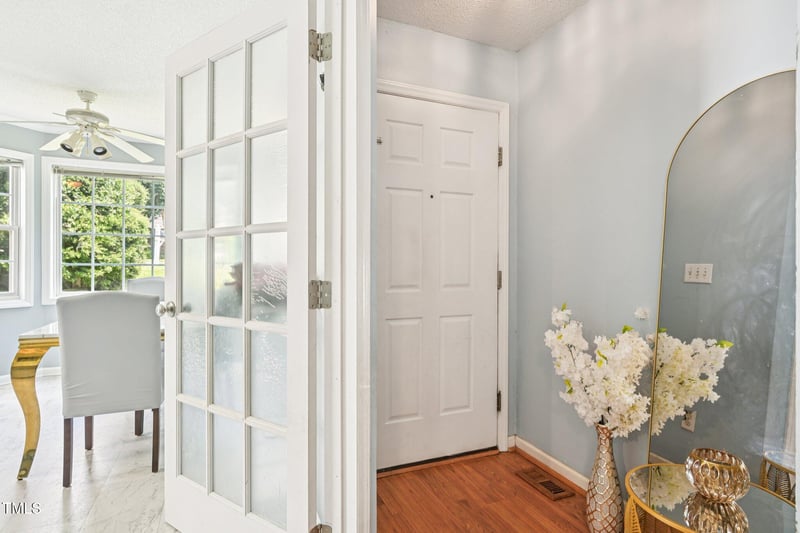 2636 Scattered Oak Ct, Raleigh, NC 27603