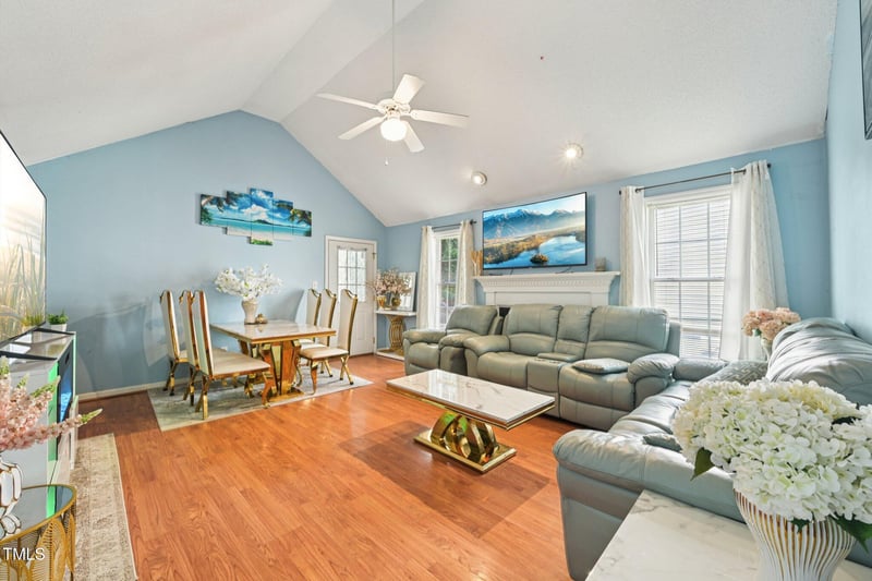 2636 Scattered Oak Ct, Raleigh, NC 27603