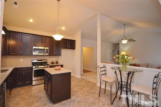 264 W Falcon Ct, Clayton, NC 27520