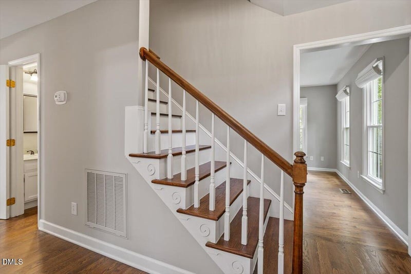 2641 New Oxford Dr, Apex, NC 27539