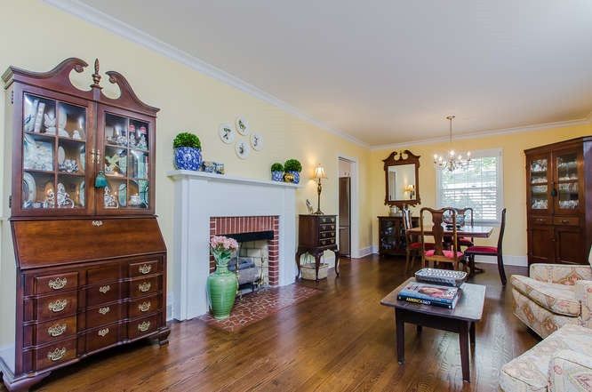 2642 Lakeview Dr, Raleigh, NC 27609