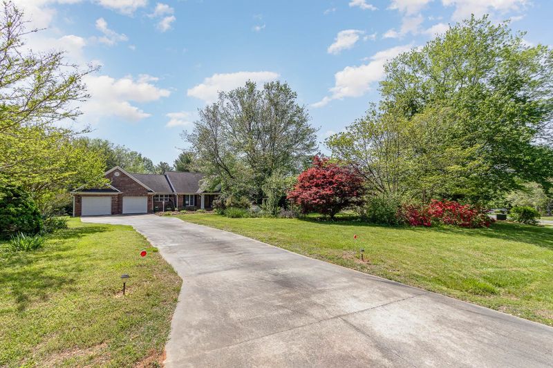 2645 Millbrook Ct, Haw River, NC 27258