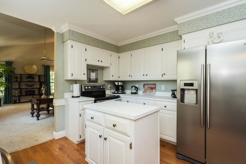 2645 Windsor Pl, Sanford, NC 27330