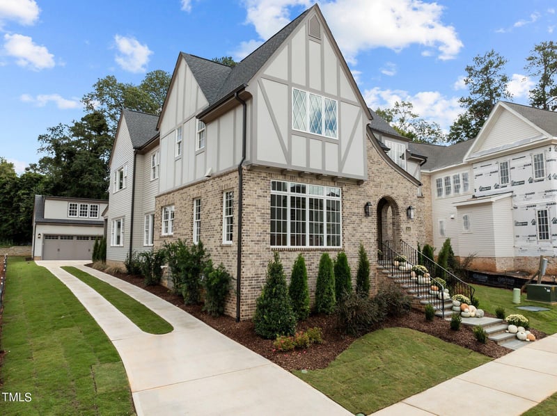 2646 Marchmont St, Raleigh, NC 27608