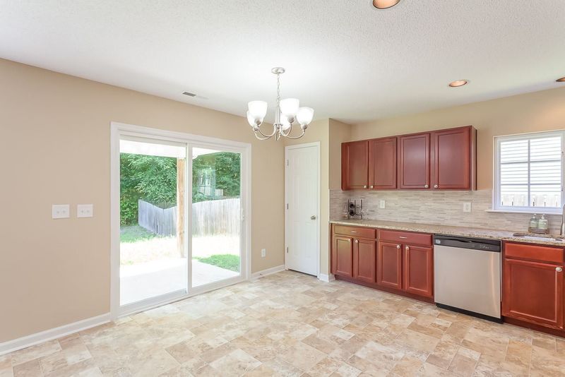 2647 Pebble Meadow Ln, Raleigh, NC 27610