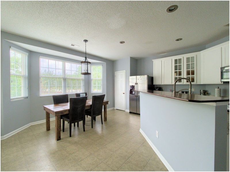 2647 Quarry Ridge Ln, Raleigh, NC 27610