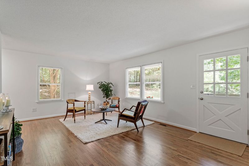 265 Chatham Dr, Chapel Hill, NC 27516