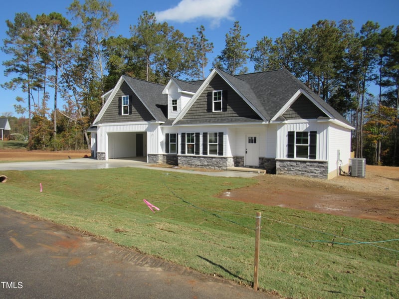 265 Coats Ridge Dr, Benson, NC 27504