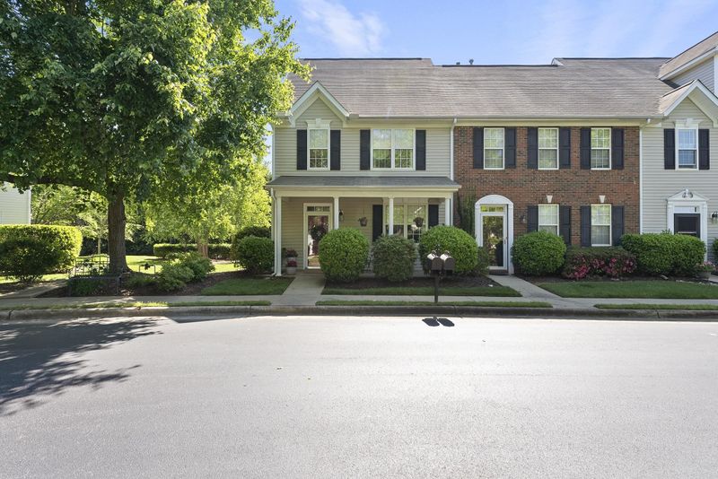 2651 Garden Knoll Ln, Raleigh, NC 27614
