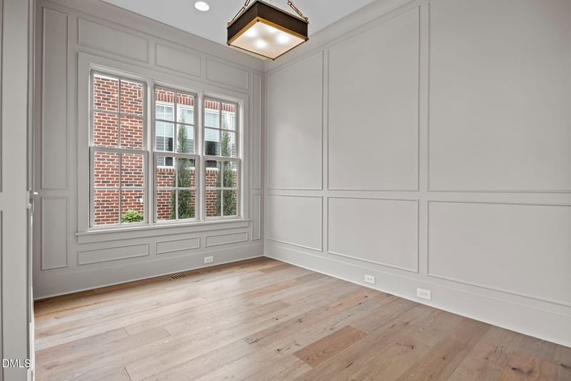 2651 Marchmont St, Raleigh, NC 27608