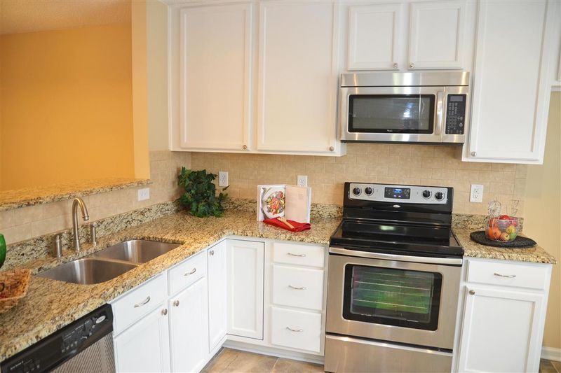 2653 Dwight Pl, Raleigh, NC 27610