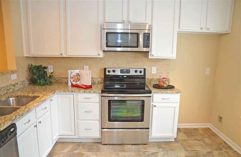 2653 Dwight Pl, Raleigh, NC 27610