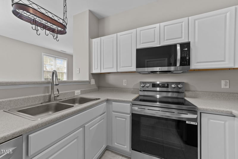 2659 Garden Knoll Ln, Raleigh, NC 27614