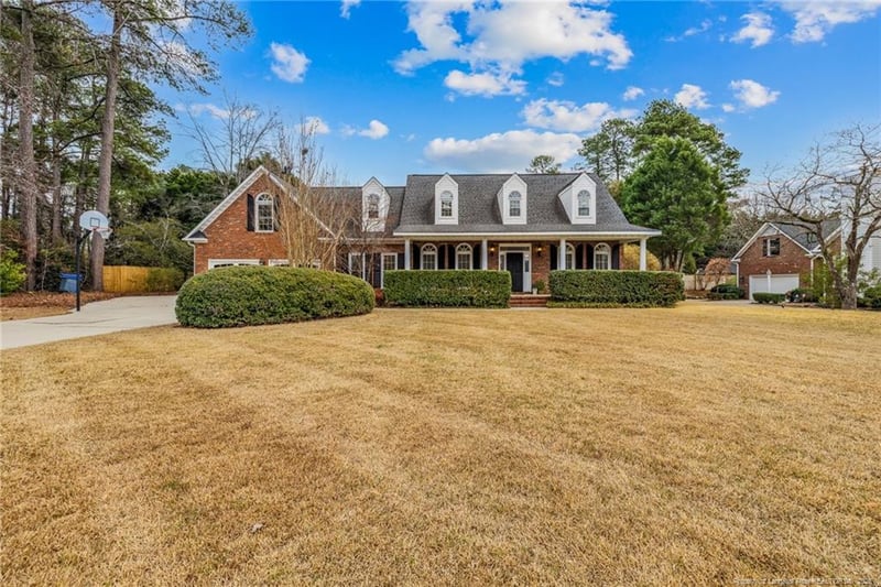 266 Courtyard Ln, Fayetteville, NC 28303