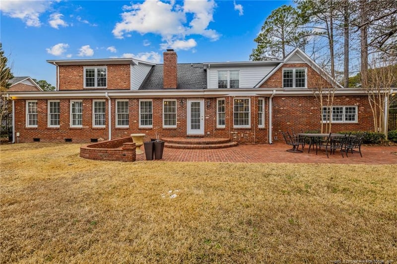 266 Courtyard Ln, Fayetteville, NC 28303
