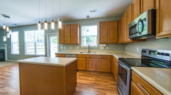 266 Stobhill Ln, Holly Springs, NC 27540