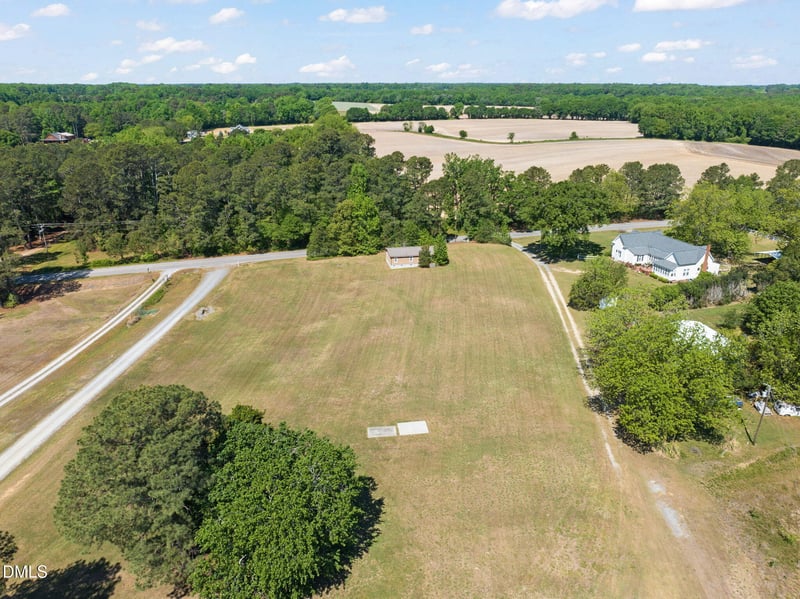 2660 Nc 242 , Benson, NC 27504