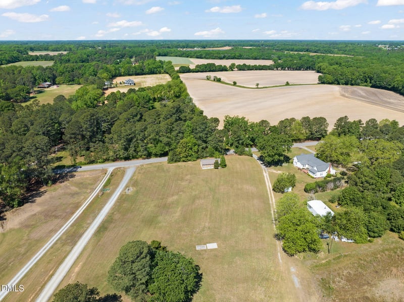 2660 Nc 242 , Benson, NC 27504