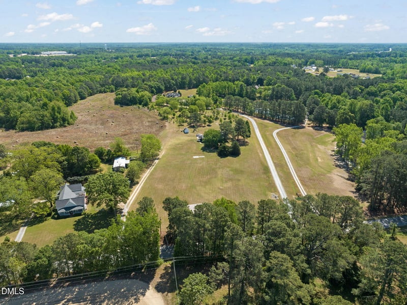 2660 Nc 242 , Benson, NC 27504