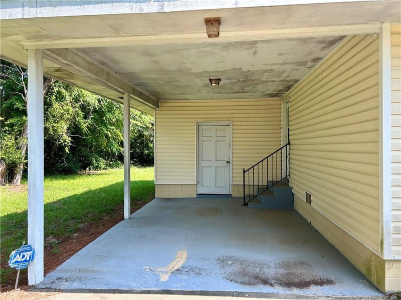 2669 Blossom Rd, Hope Mills, NC 28348