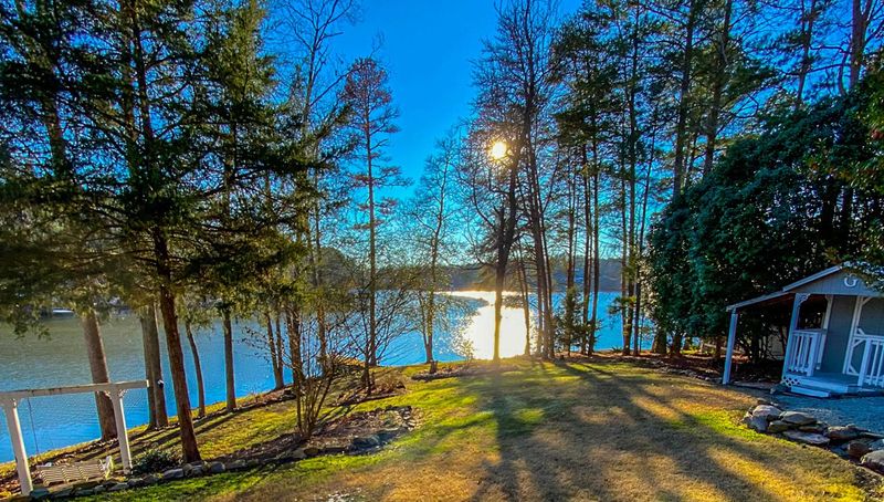267 Little Duck Ln, Roxboro, NC 27574