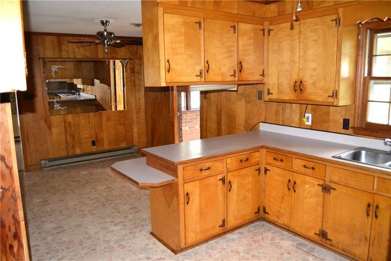 2674 Maple Ave, Burlington, NC 27215